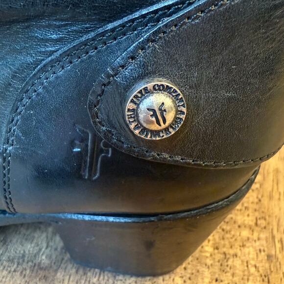 Frye Women’s Jackie Botton Leather Zip-Closure Healed Bootie Boots BLK Size 6.5B - Picture 7 of 13